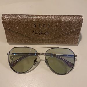 DIFF Jessie James Decker Dash Sunglasses